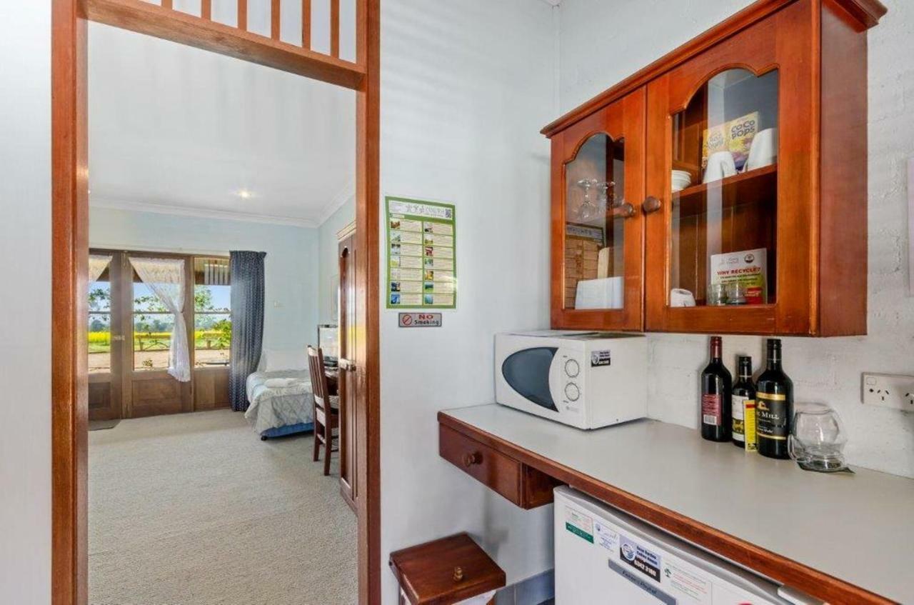 The Vineyard Motel Cowra Exterior photo